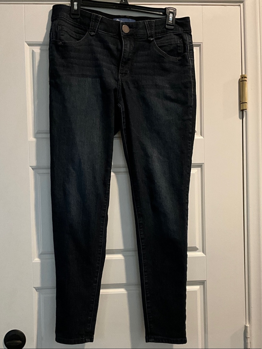 Democracy Black “Ab”solution Jeans - Women's Stretch Fit